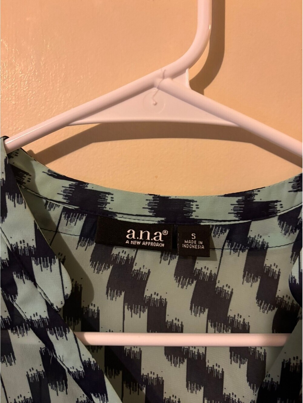 a.n.a patterned button front blouse Small - Picture 4 of 4